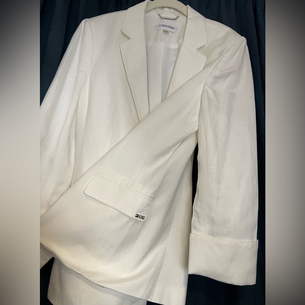 Calvin Klein White Lightweight Cuffed Blazer- Size 16